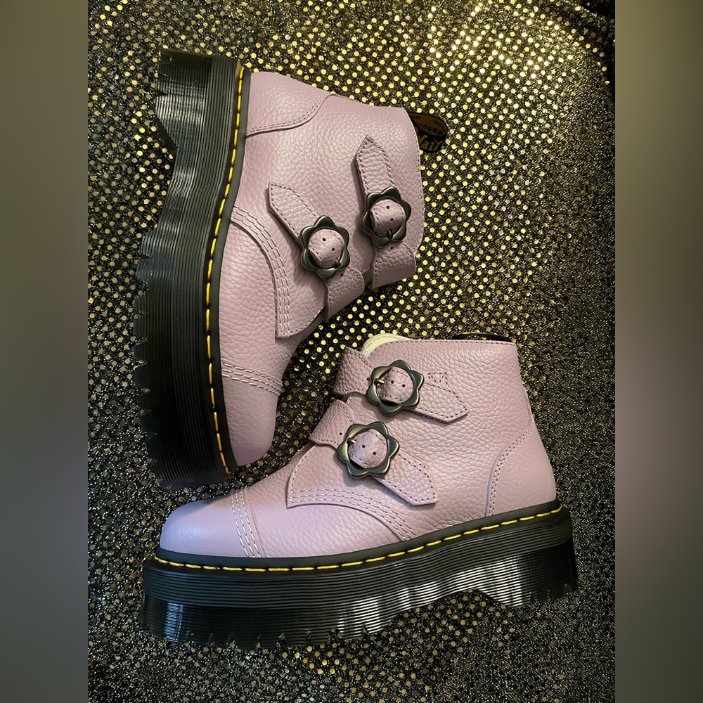 Dr Martens BNIB Devon Platform Size 8